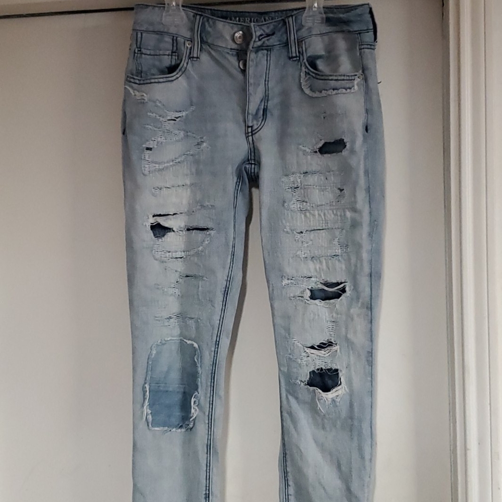 American Eagle distressed Tomgirl Jeans